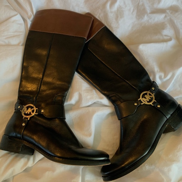 michael kors boot - Picture 3 of 4